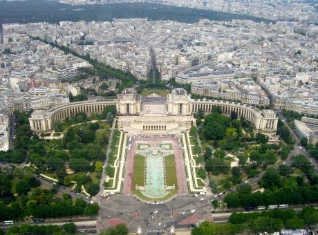 Palais de Chaillot-Eiffel View-WikimediaCC Palais de Chaillot-Eiffel View-WikimediaCC