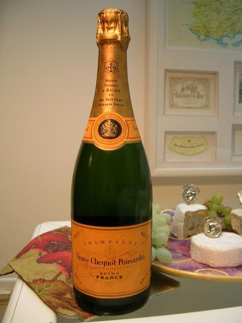 Champagne Veuve Clicquot (Wikimedia-Renzo-Grosso-CC) Champagne Veuve Clicquot (Wikimedia-Renzo-Grosso-CC)