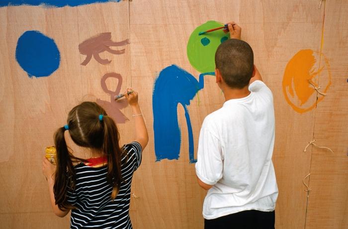 Hotels luxe paris familles - Parc de la Villette - Peinture sur les murs - Office du tourisme Paris - Photographe David Lefranc Hotels luxe paris familles - Parc de la Villette - Peinture sur les murs - Office du tourisme Paris - Photographe David Lefranc
